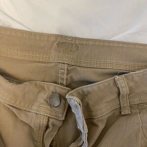 Women's Rider's by Lee 20W khaki bootcut pants. NWOT